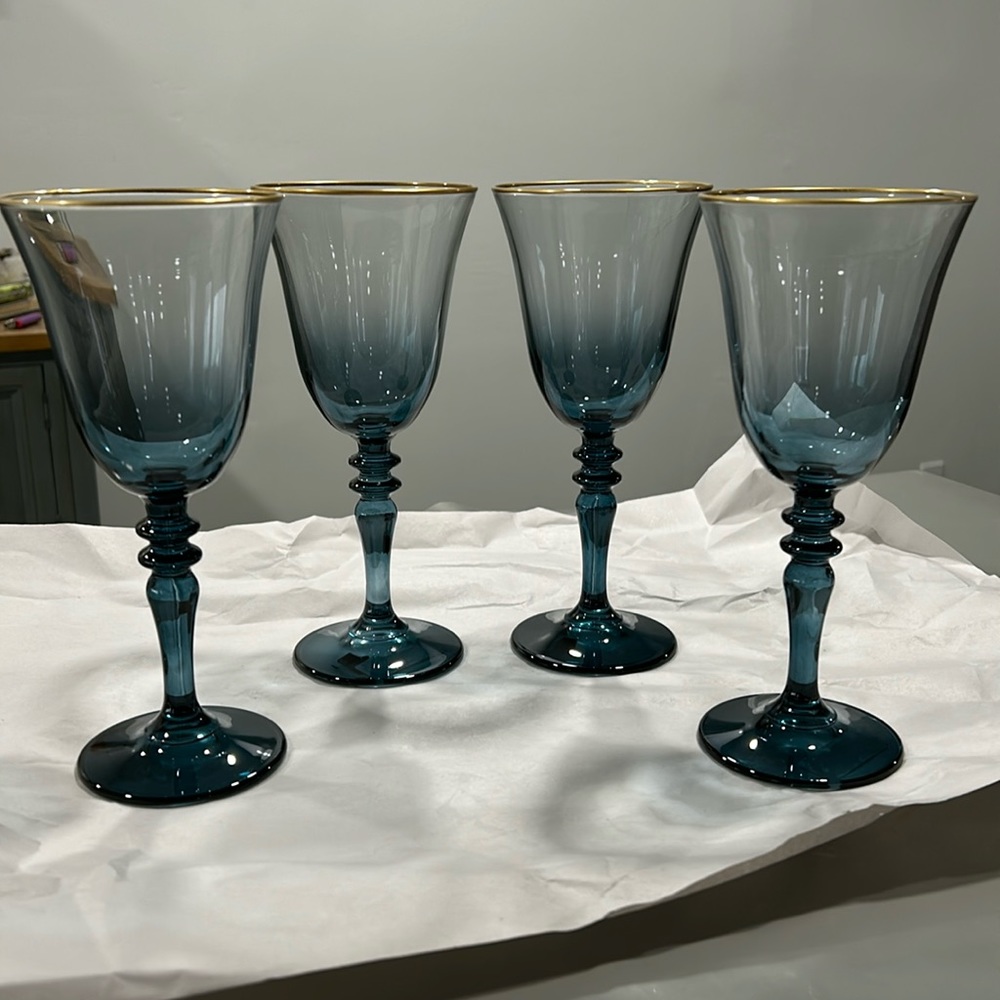 Set of 4 Beautiful Blue Champagne Goblets